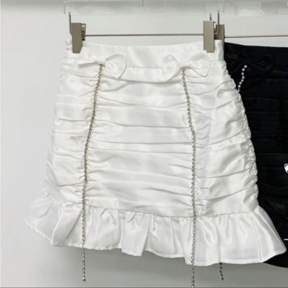 Short Mermaid shape skirt white - Picture 5 of 7